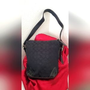COACH Shoulder / Bucket Bag Black Sig Canvas & Leather #6076
